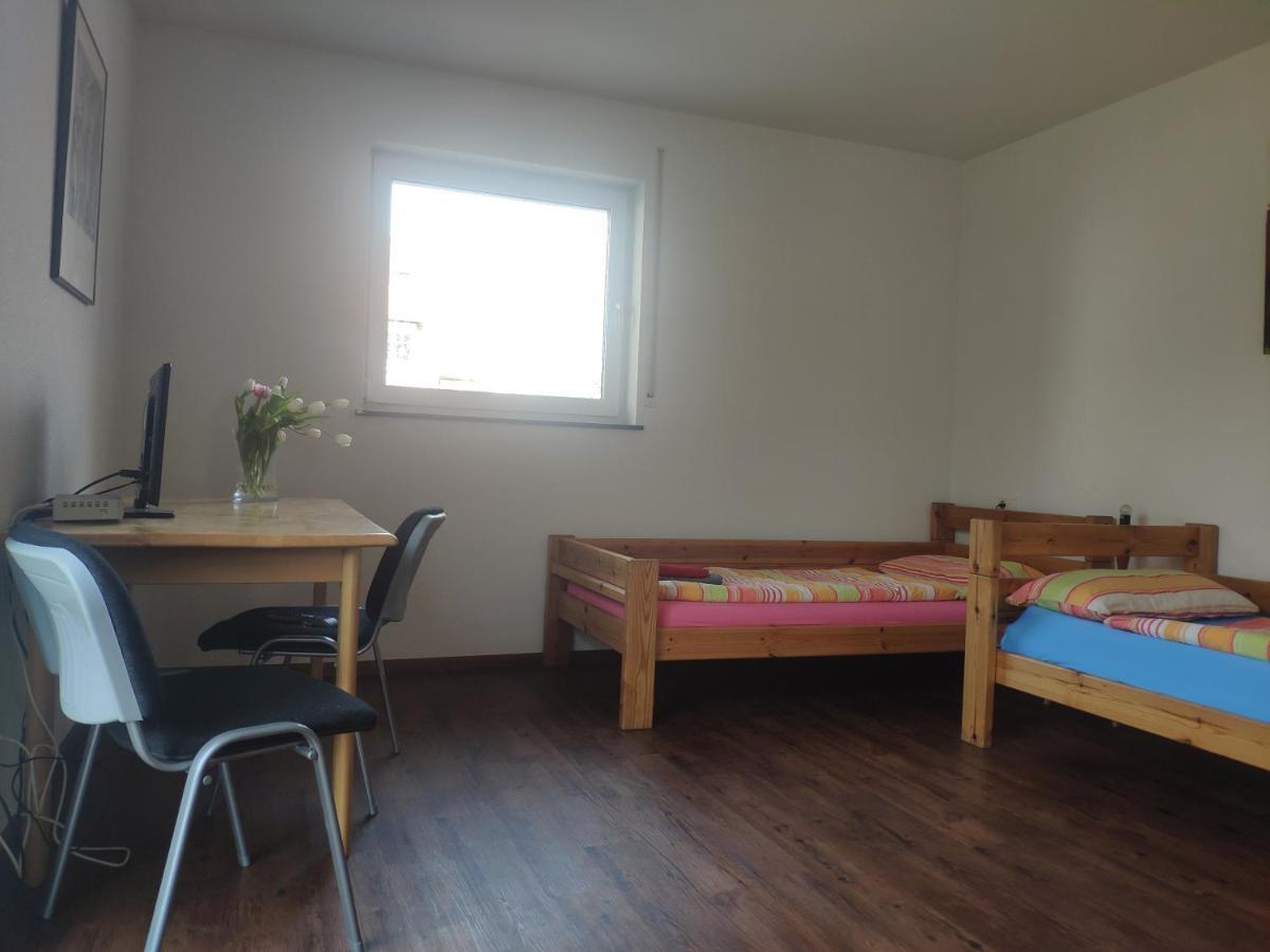 Ferienwohnung Gästehaus mit Privatzimmer in Freiburg Exterior foto