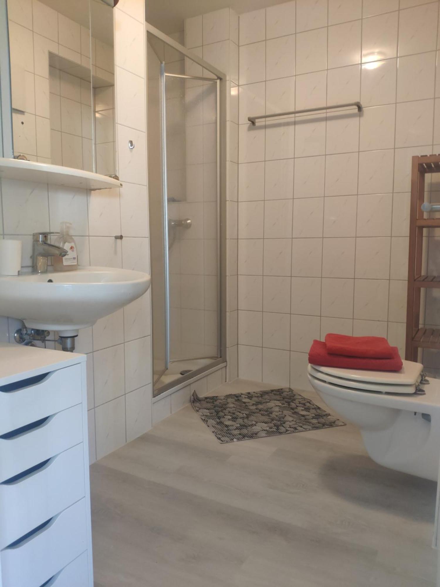 Ferienwohnung Gästehaus mit Privatzimmer in Freiburg Zimmer foto