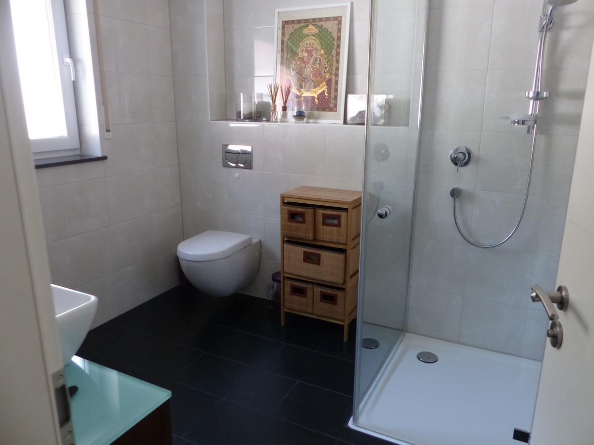 Ferienwohnung Gästehaus mit Privatzimmer in Freiburg Exterior foto