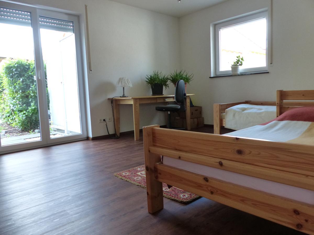 Ferienwohnung Gästehaus mit Privatzimmer in Freiburg Exterior foto