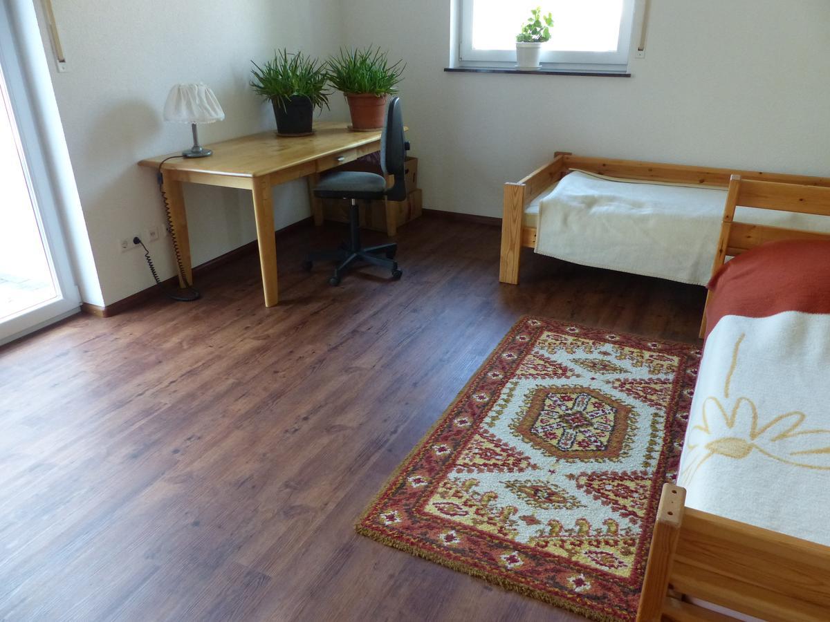 Ferienwohnung Gästehaus mit Privatzimmer in Freiburg Exterior foto